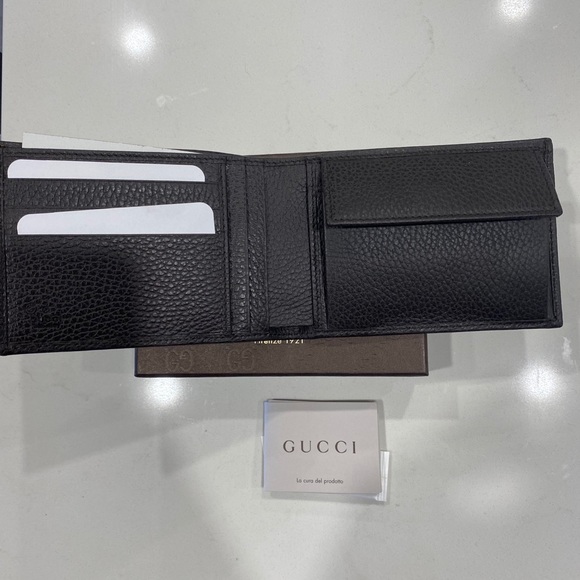 ***SOLD*** Men’s Gucci GG supreme wallet - Picture 3 of 8